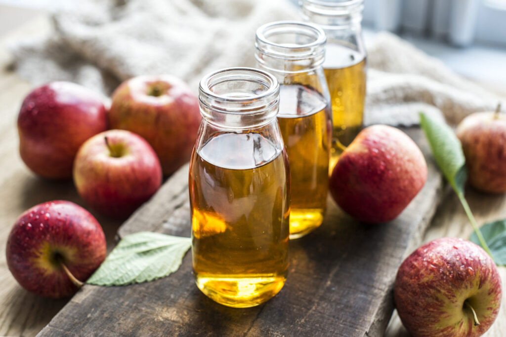 Apple-Cider-Vinegar-Benefits-For-Hair